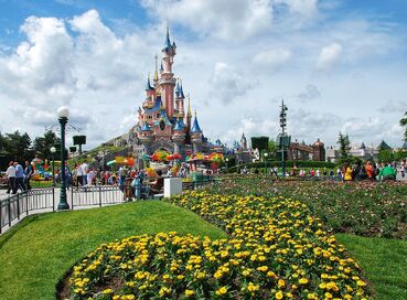 İzmir Çıkışlı Sömestr Tatiline Özel Brüksel - Brügge - Paris & Disneyland Turu