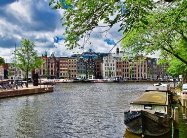 Lale Dönemi'nde Amsterdam, Brüksel ve Paris