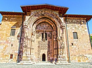 Fırat’ın İzinde: Kemaliye’den Tunceli’ye Tarih ve Doğa Yolculuğu