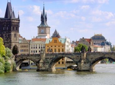 İzmir`den Direkt Uçuş İle Noel Pazarları & Yılbaşı Turu Prag & Berlin Turu