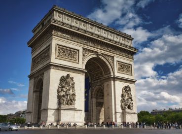 İzmir`den Direkt Uçuş İle Noel Pazarları Eşliğinde  Paris & Reims Turu