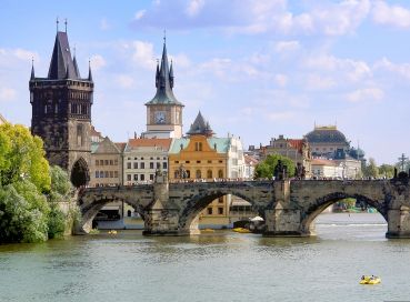 İzmir`den Direkt Uçuş İle Noel Pazarları & Yılbaşı Turu Prag & Berlin Turu