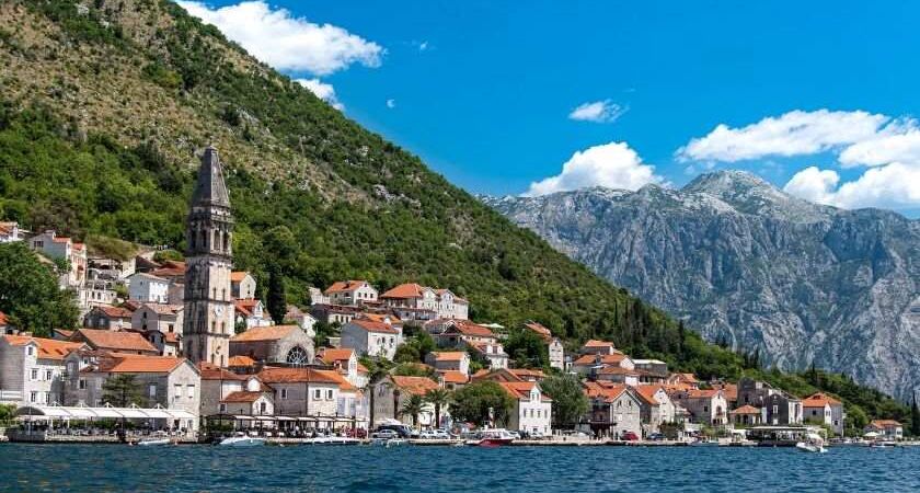 İzmir Çıkışlı Uçaklı Büyük Balkan Turu (Gündüz Uçuşlu) Turlar Dahil