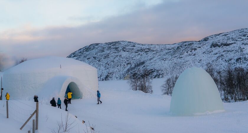 Lapland; Noel Baba'nın Evi Buzkıran Gemisi ve Treehouse Konaklama