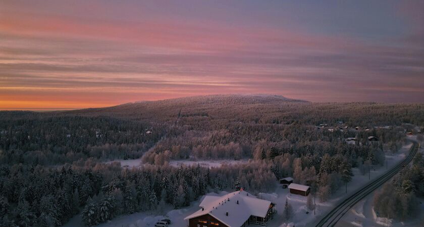 Lapland; Noel Baba'nın Evi Buzkıran Gemisi ve Treehouse Konaklama