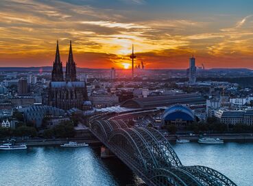 İzmir Çıkışlı Sömestr Köln-Lüksemburg-Paris & Disneyland Turu