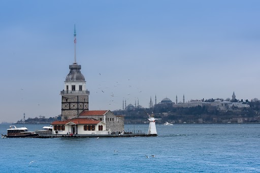 İzmir Çıkışlı Boğazdan Adalara İstanbul Masalı