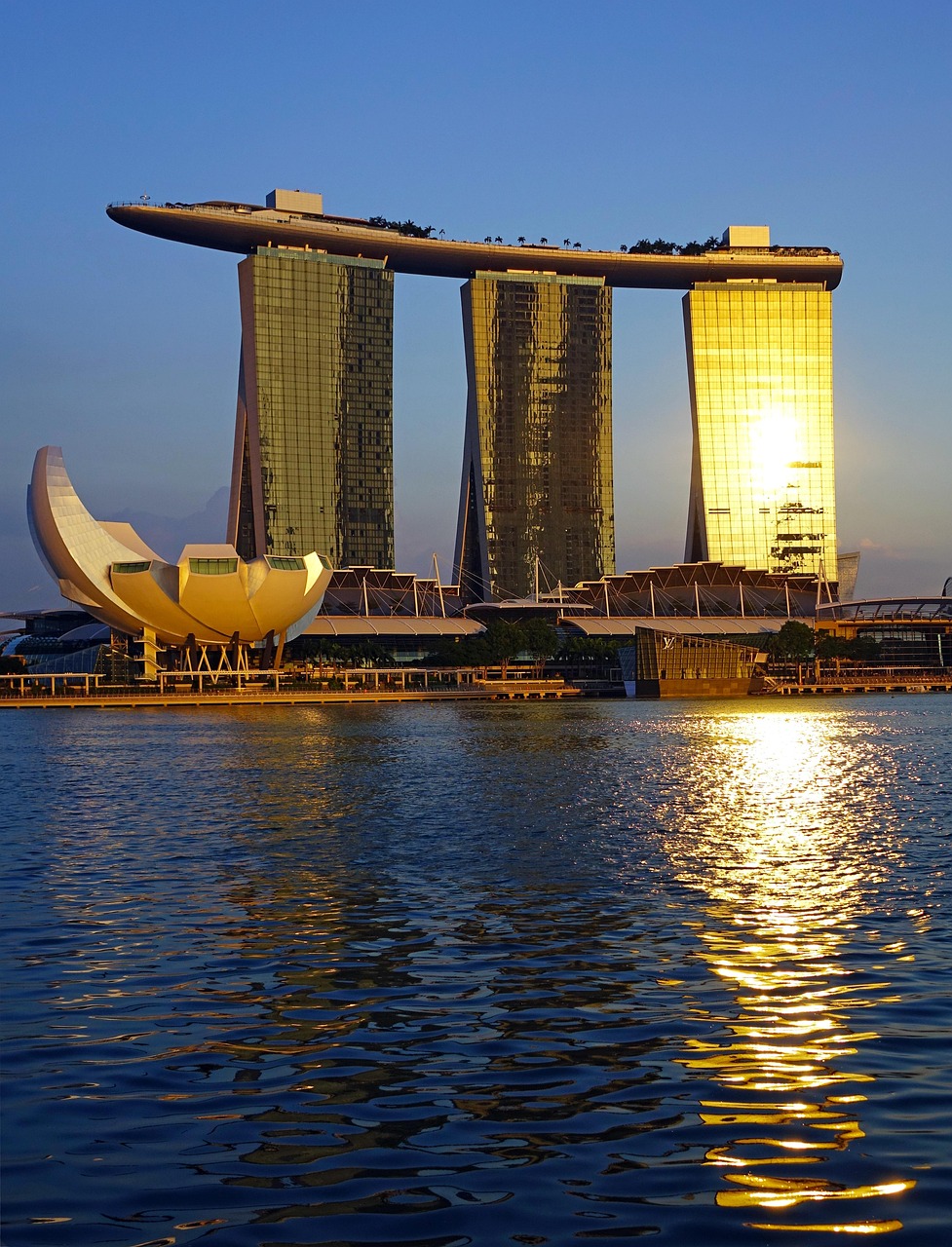 Mekong Nehrinde Vietnam, Kamboçya ve Singapur