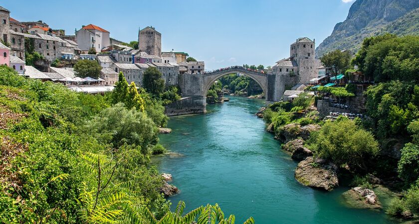 İzmir Çıkışlı Vizesiz Uçakla Balkan Turu (Gündüz Çıkışlı) Bosna Piramitleri