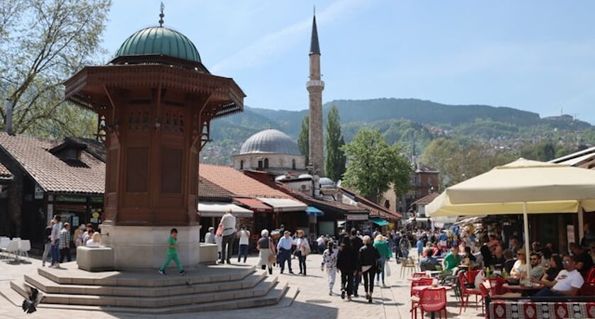 İzmir Çıkışlı Uçaklı Büyük Balkan Turu (Gündüz Uçuşlu) Turlar Dahil