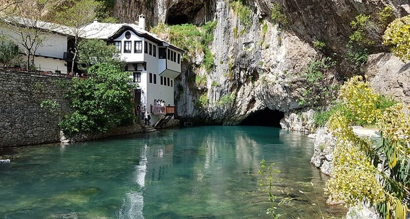 İzmir Çıkışlı Uçaklı Büyük Balkan Turu (Gündüz Uçuşlu) Turlar Dahil