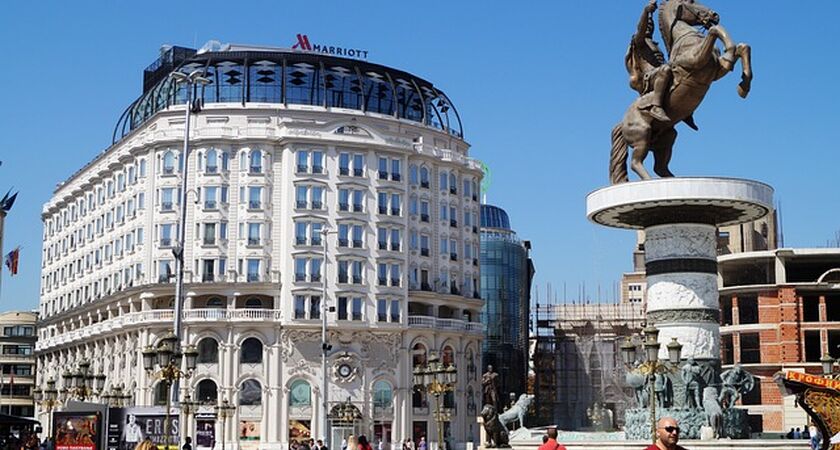 İzmir Çıkışlı Uçaklı Büyük Balkan Turu (Gündüz Uçuşlu) Turlar Dahil