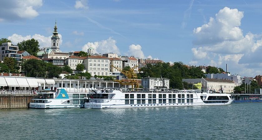 İzmir Çıkışlı Uçaklı Büyük Balkan Turu (Gündüz Uçuşlu) Turlar Dahil