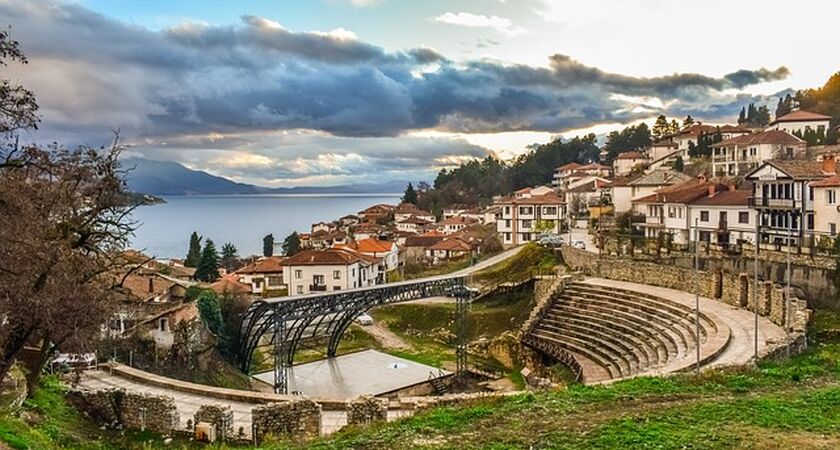 İzmir Çıkışlı Uçaklı Büyük Balkan Turu (Gündüz Uçuşlu) Turlar Dahil