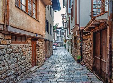 İzmir Çıkışlı Uçakla Vizesiz Balkan Turu (Gündüz Çıkışlı) Bosna Piramitleri